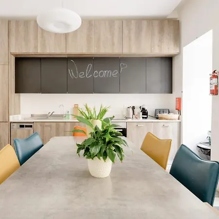 Hammock Vibes Town House B&B 슬리에마