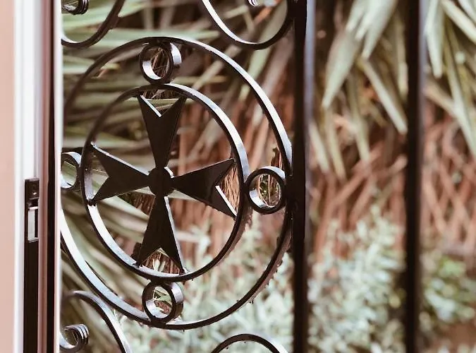 Hammock Vibes Town House Oda ve Kahvaltı Sliema