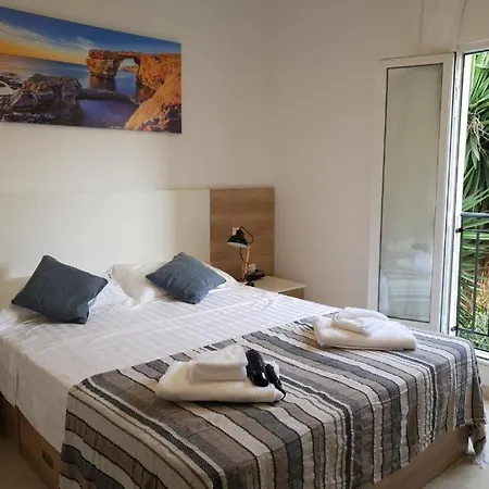 Hammock Vibes Town House Bed & Breakfast