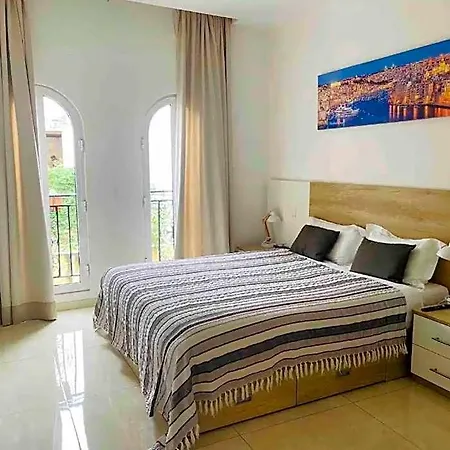 Hammock Vibes Town House Bed and Breakfast 4*