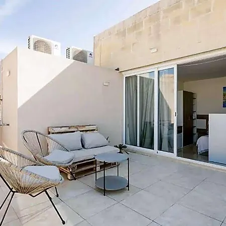 Hammock Vibes Town House Bed and Breakfast Σλιέμα